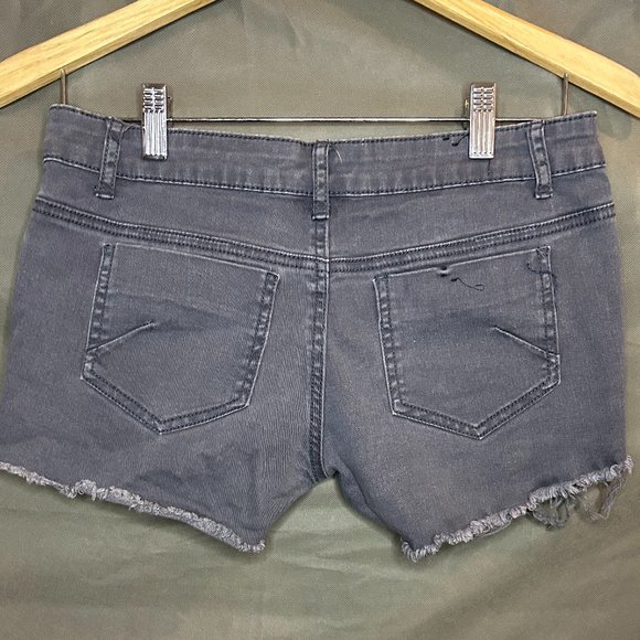 Low Rise Distressed Shorts Size 26 - Picture 2 of 5